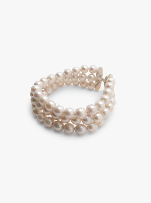 Necklace: freshwater pearl choker
