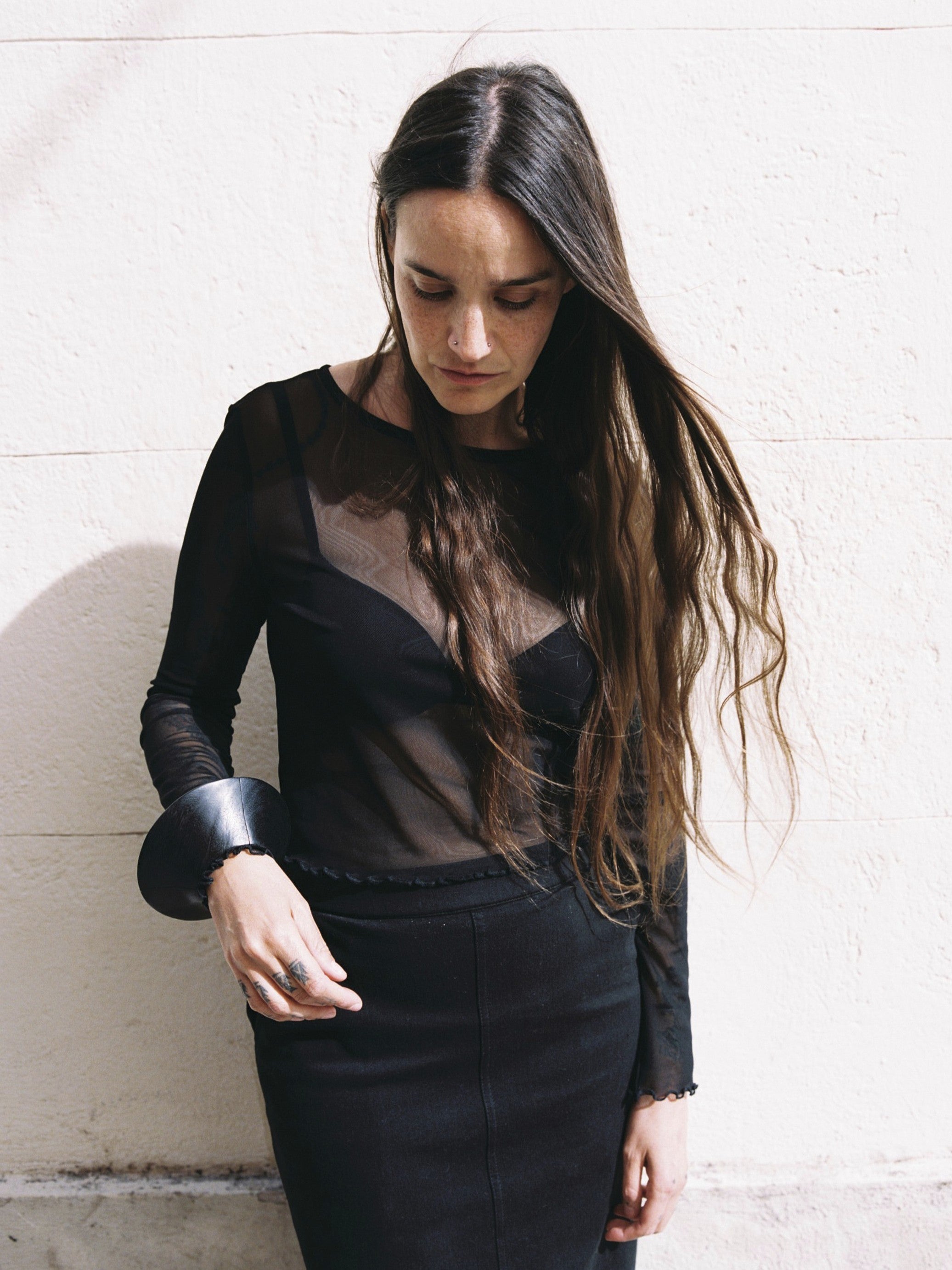 Daisy bracelet: black acacia