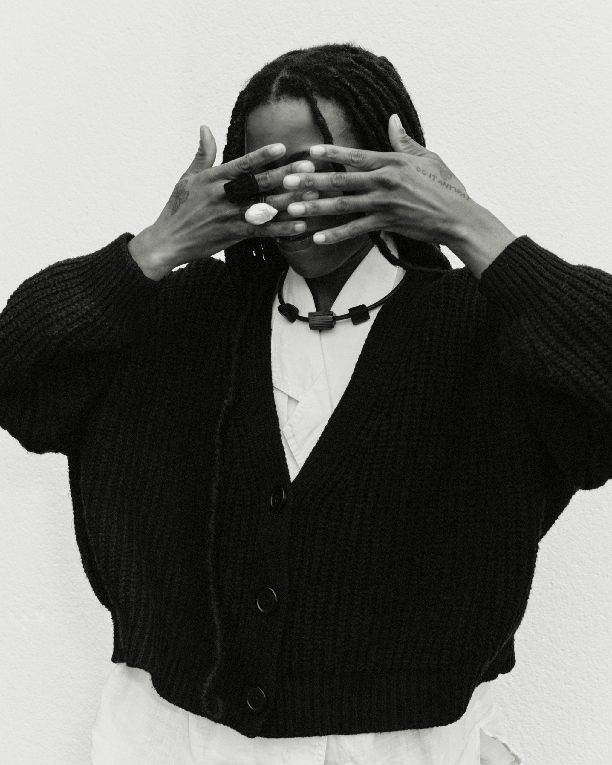 Mint ring: black tourmaline, leather