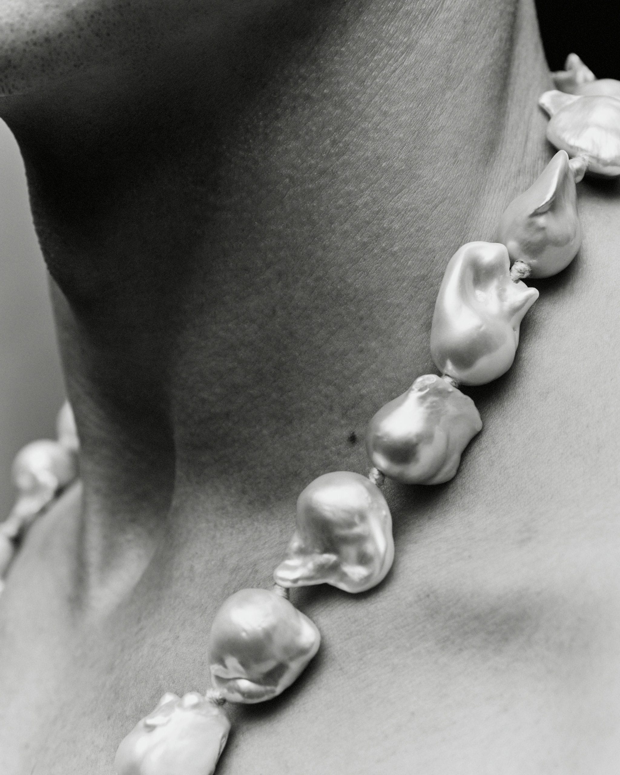 Mint necklace: baroque pearls