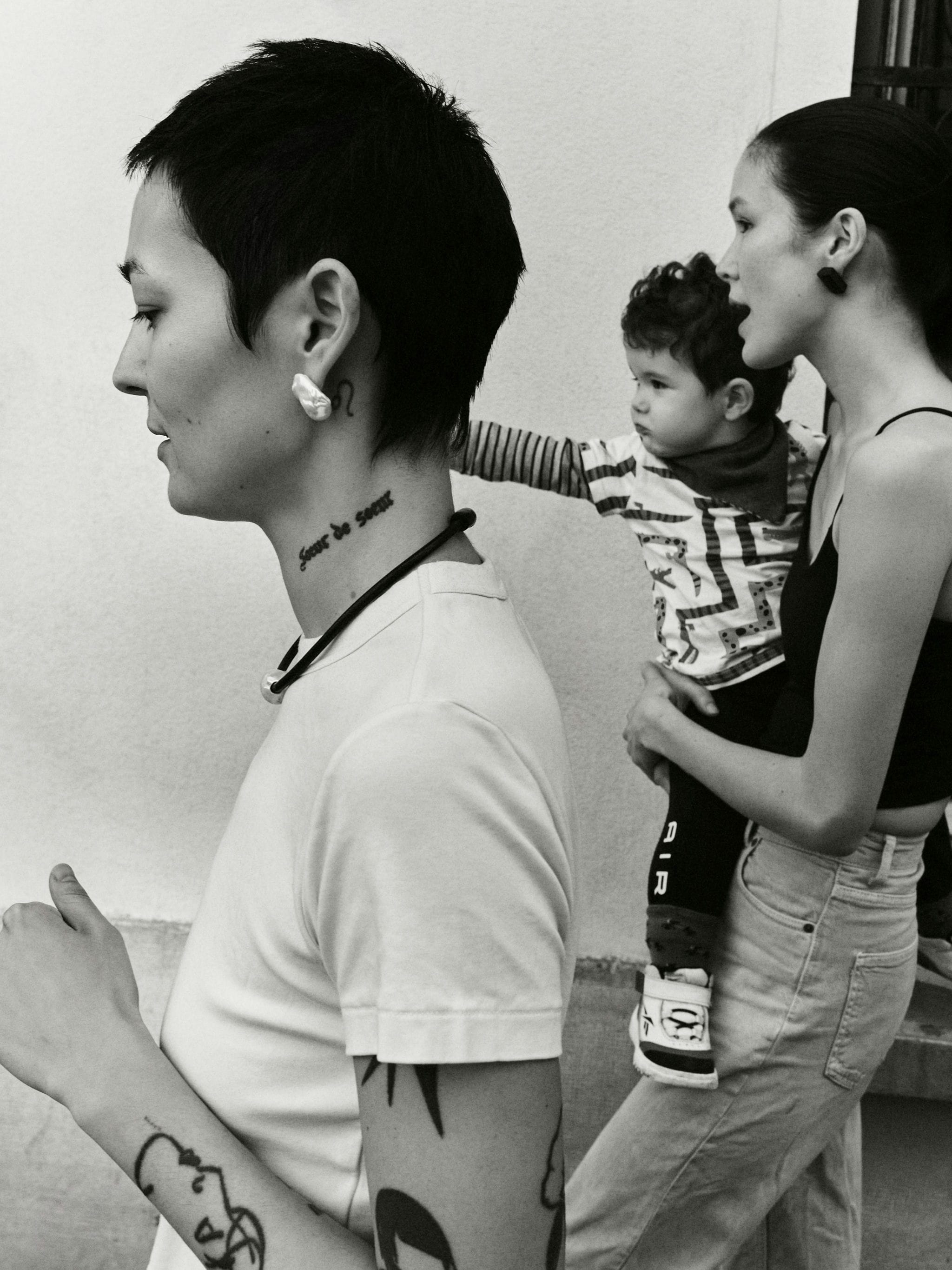 Lyséa necklace: leather, baroque pearl