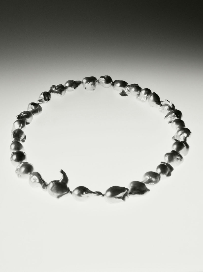 Nacre necklace: baroque pearls