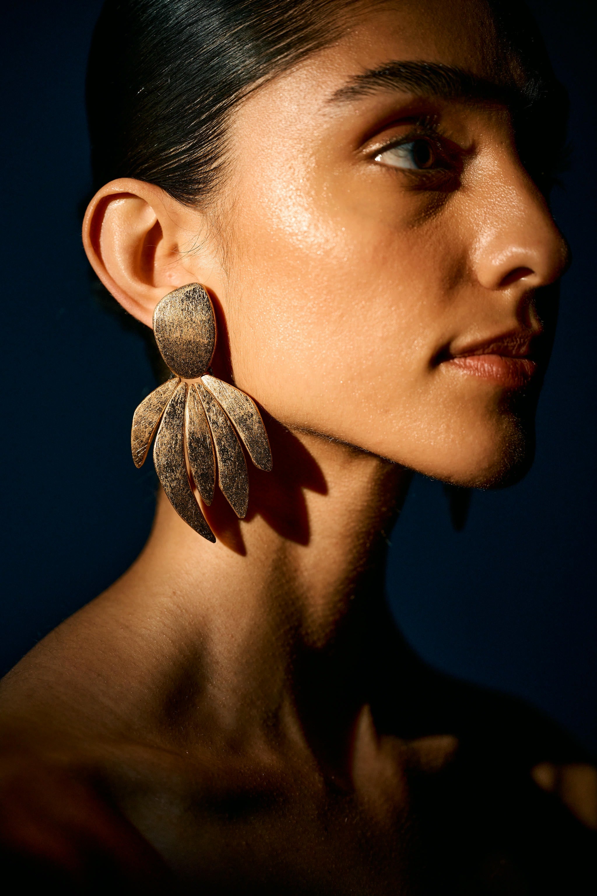 Tia earring: goldfoil