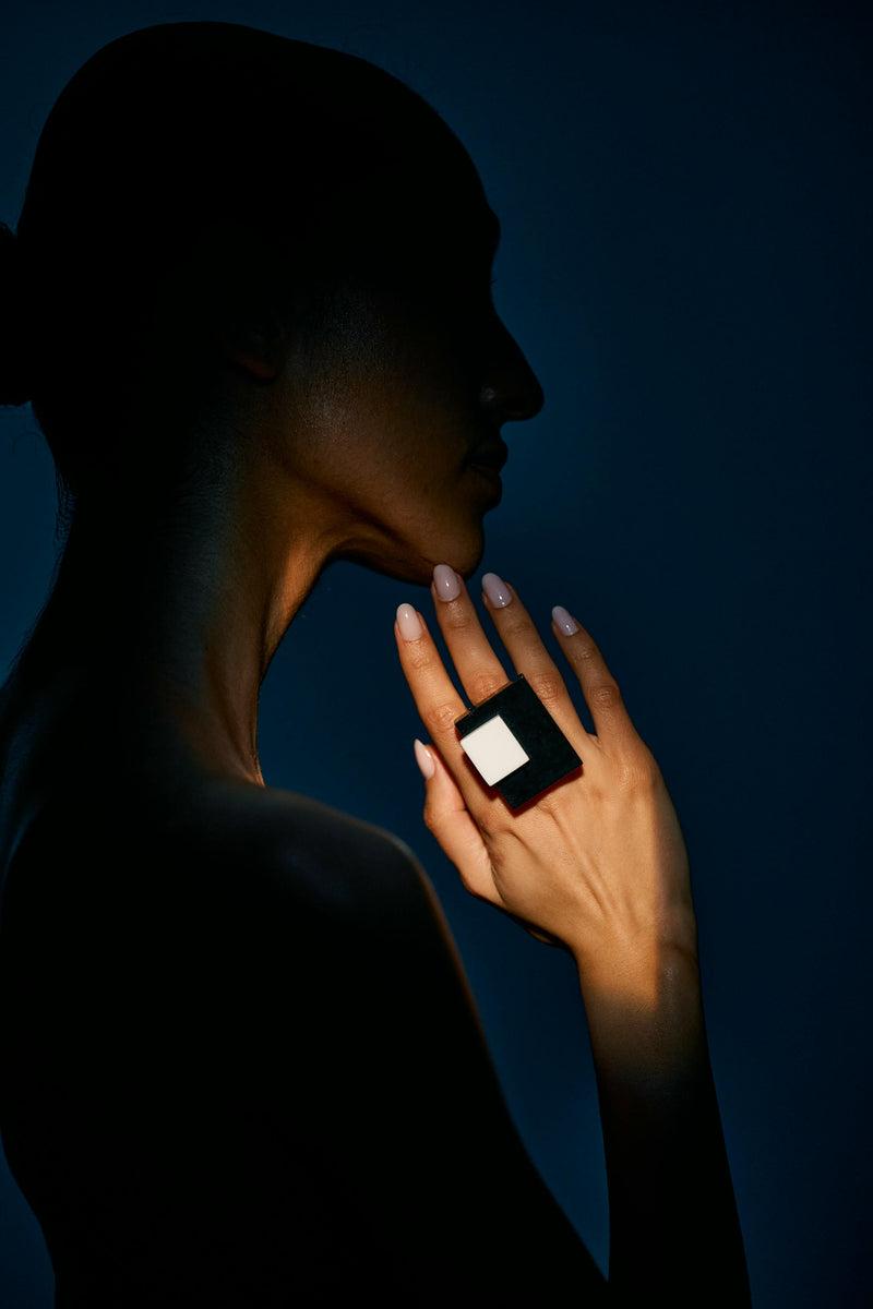 Gabi Rind Gabi ring: black/white acrylic – Monies