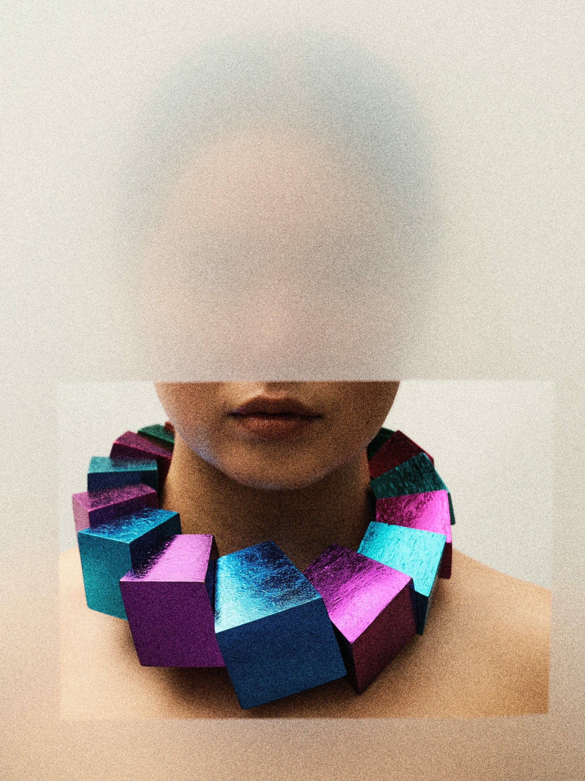 Solis necklace: acacia, metallic foil