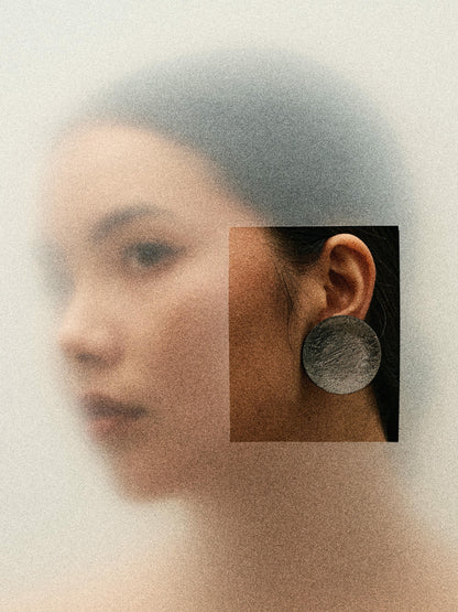 Opaca earring: acacia, silverfoil