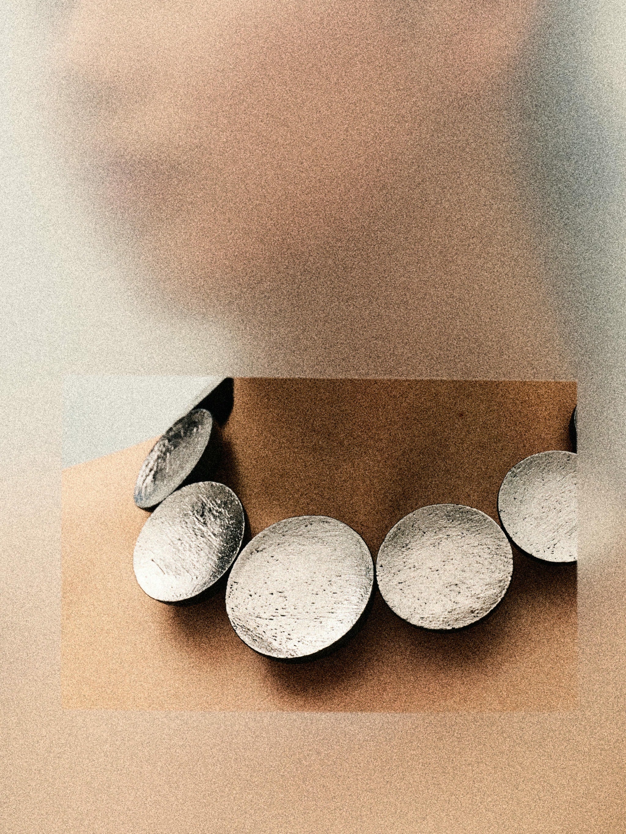 Glacia necklace: acacia, silverfoil