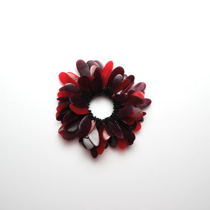 Bracelet in red horn