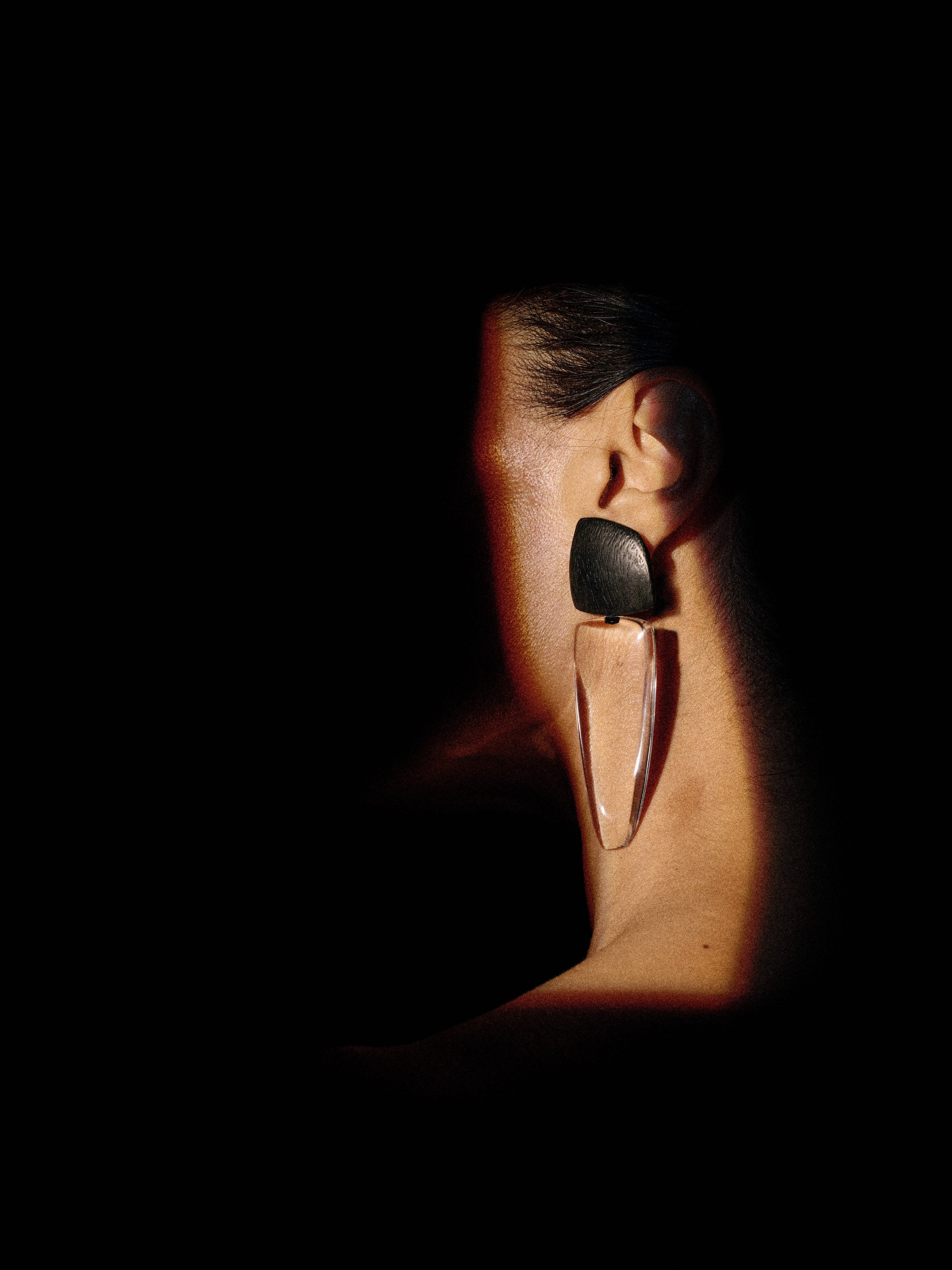 Joa earrings: black acacia, greencast