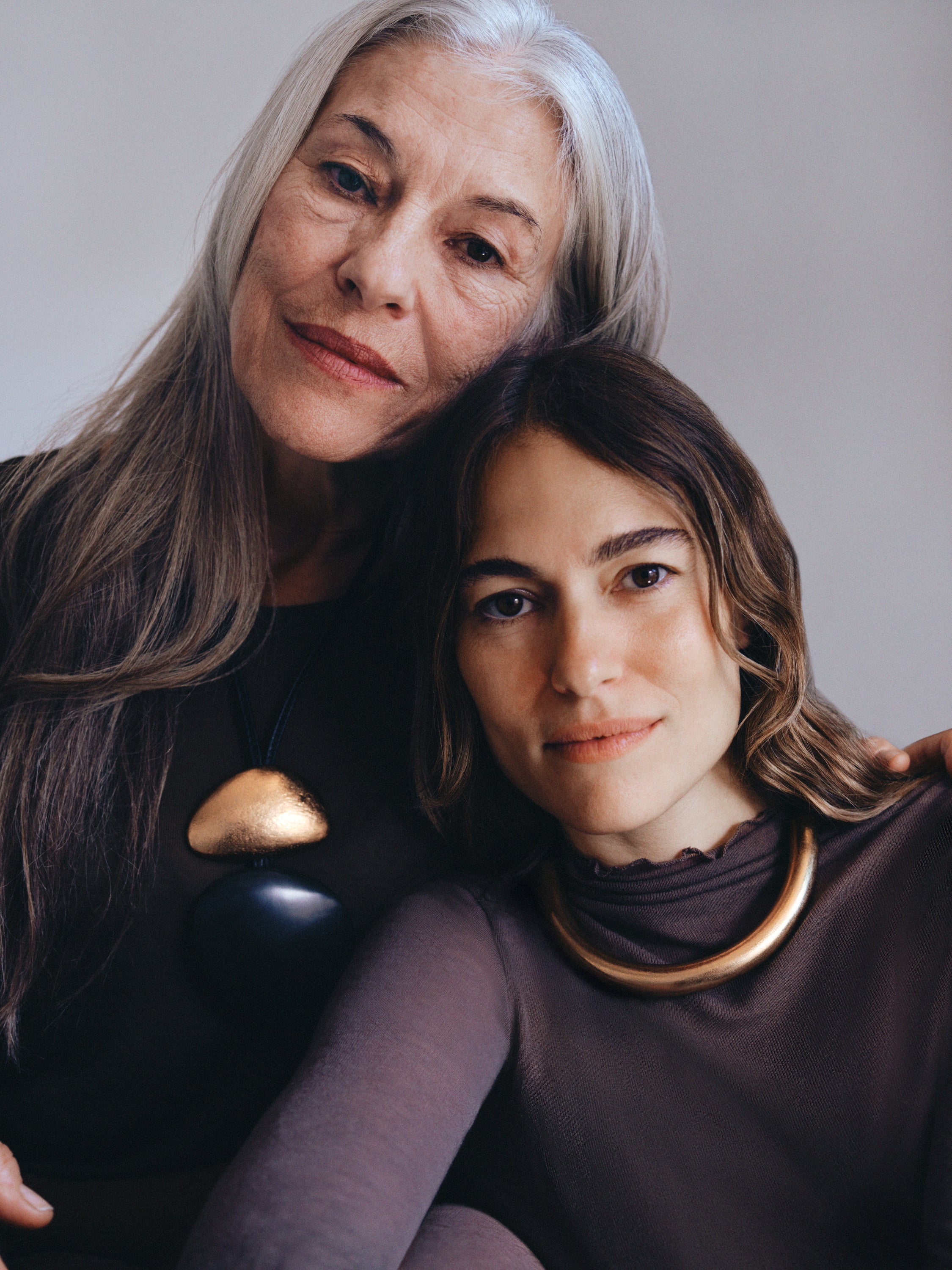 Canberry necklace: acrylic, goldfoil, leather