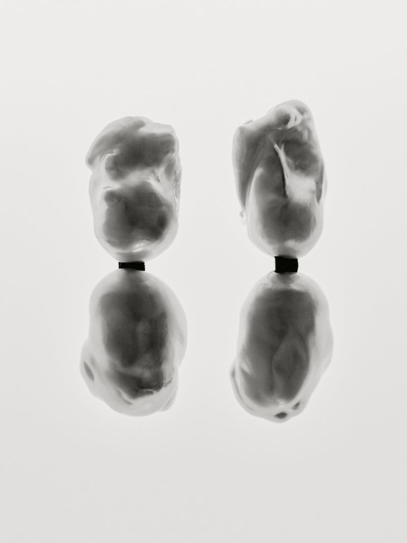 Sable earrings: double baroque pearls