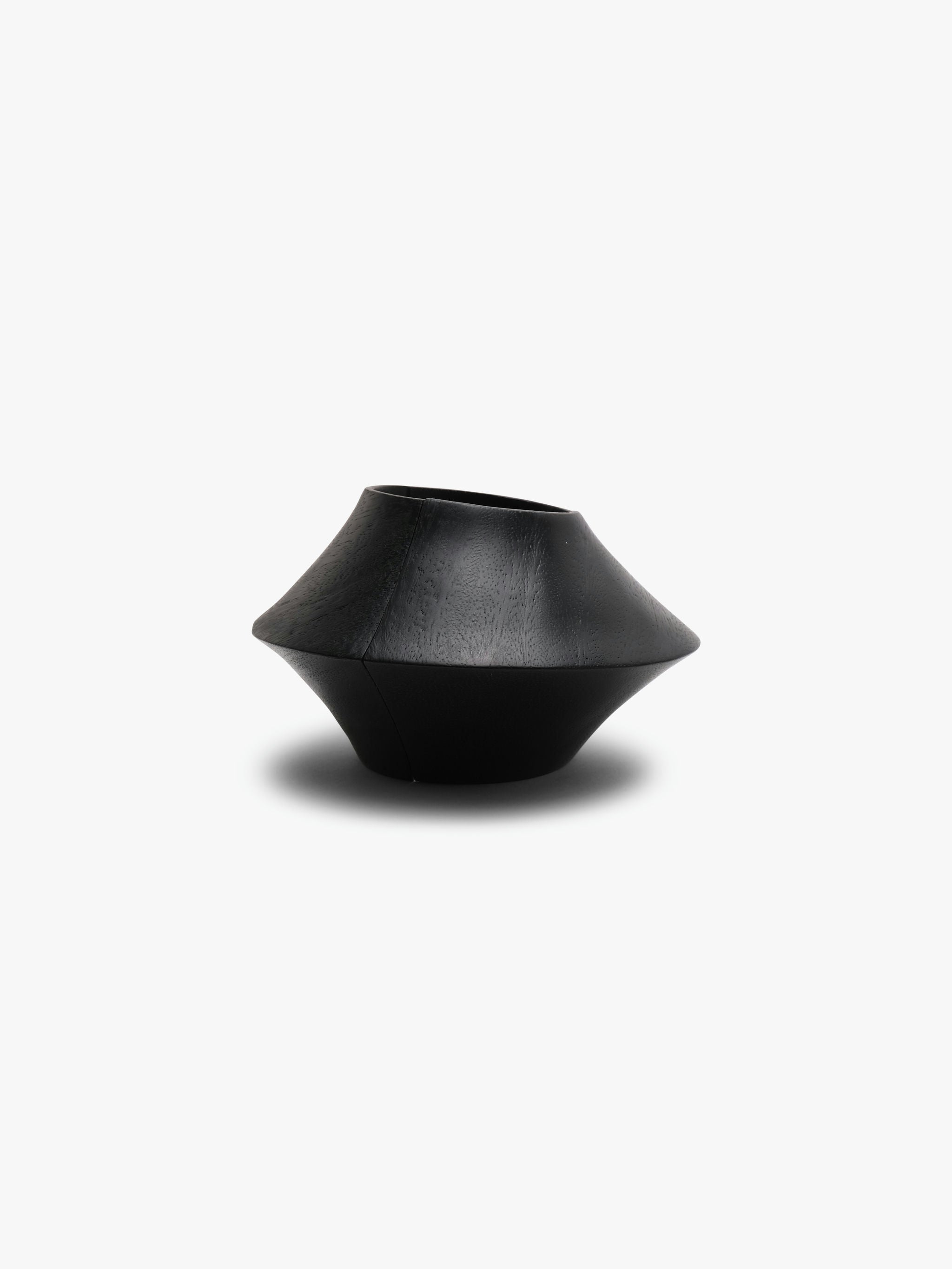 Daisy bracelet: black acacia