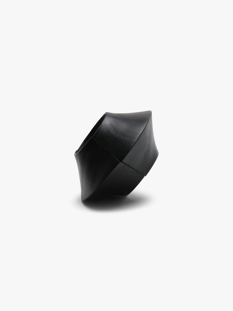 Daisy bracelet: black acacia