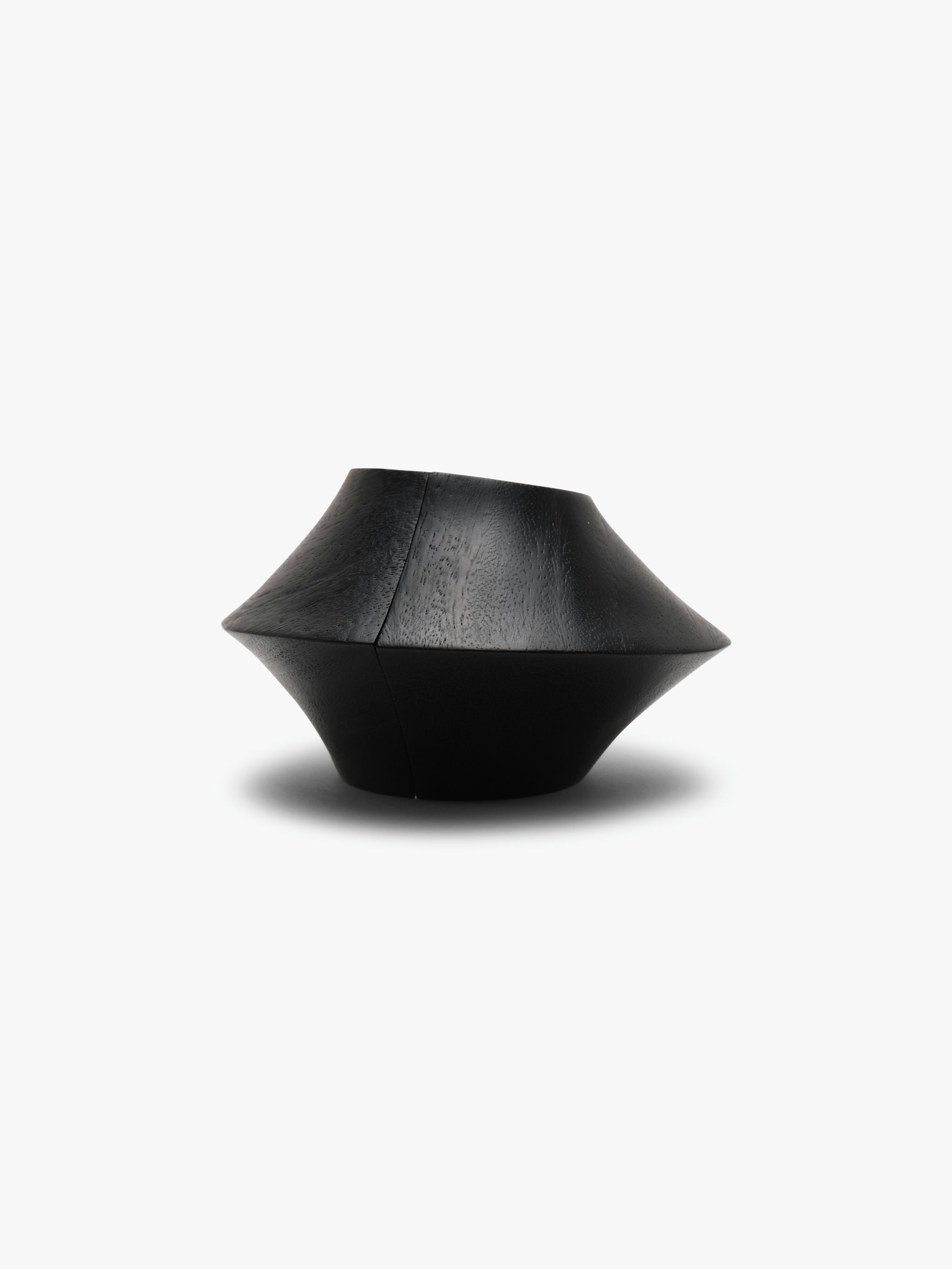 Daisy bracelet: black acacia