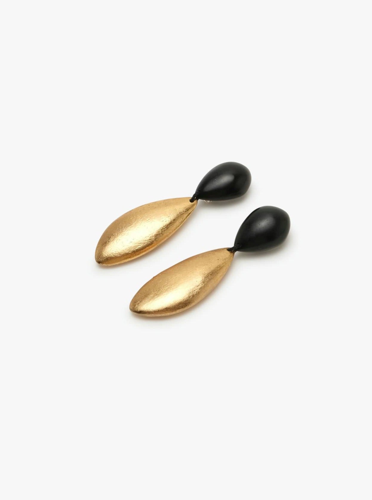 Dolbo earclips: acacia, goldfoil