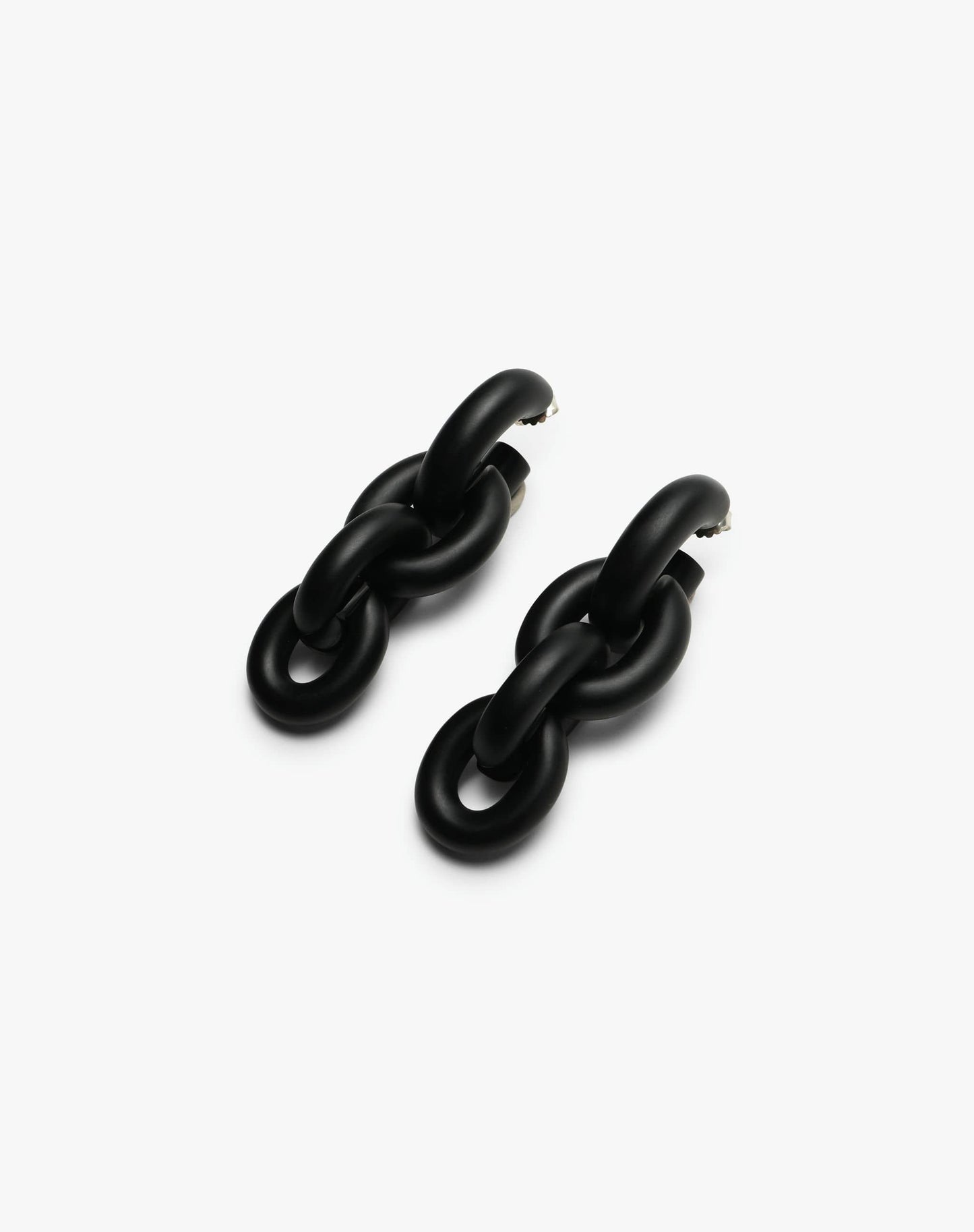 Calor stud earrings black