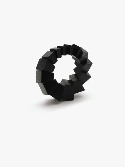 Rivius bracelet: black acacia