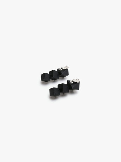 Ignis earring: black acacia