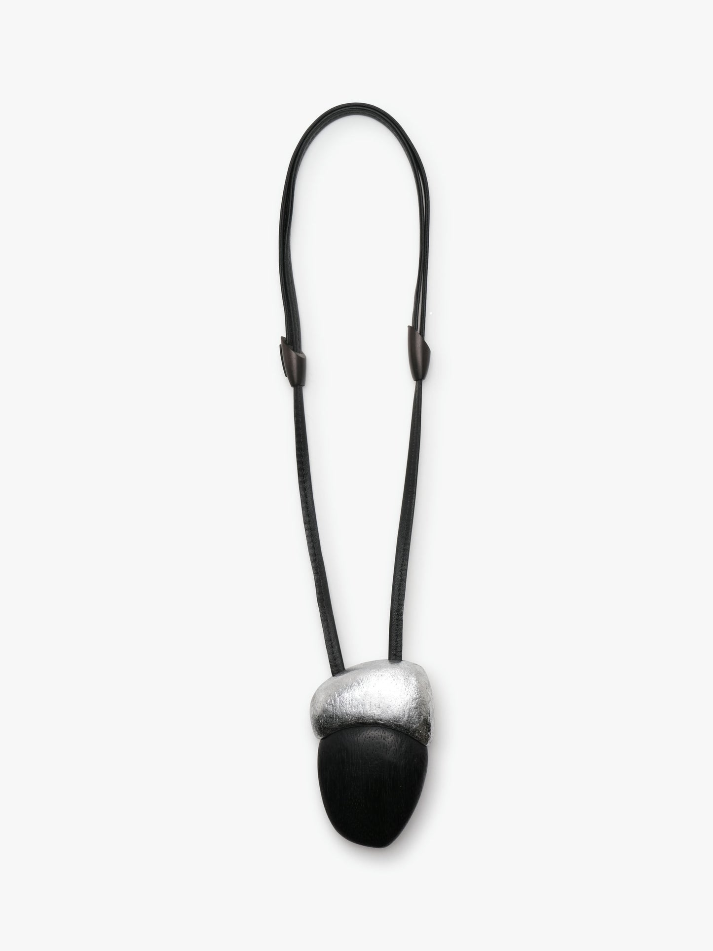 Aurena pendant: silverfoil, acacia