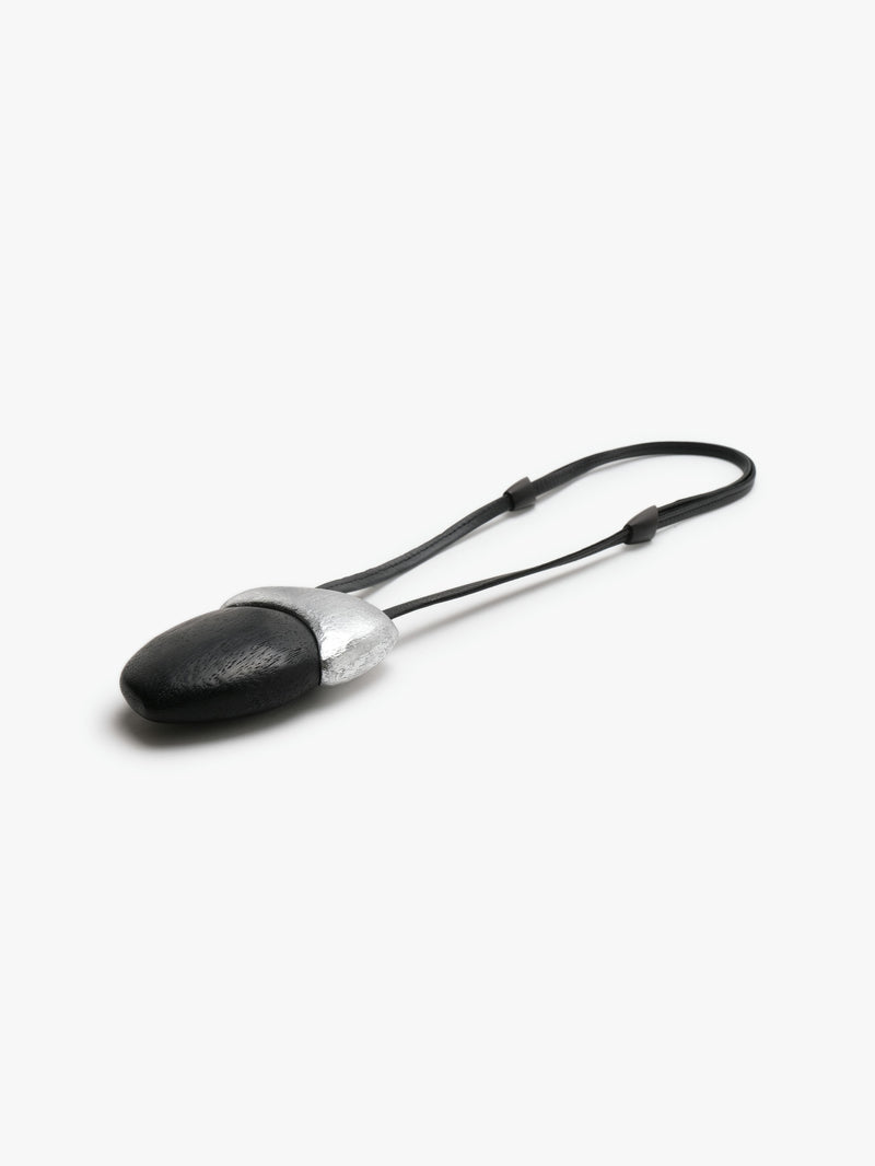 Aurena pendant: silverfoil, acacia