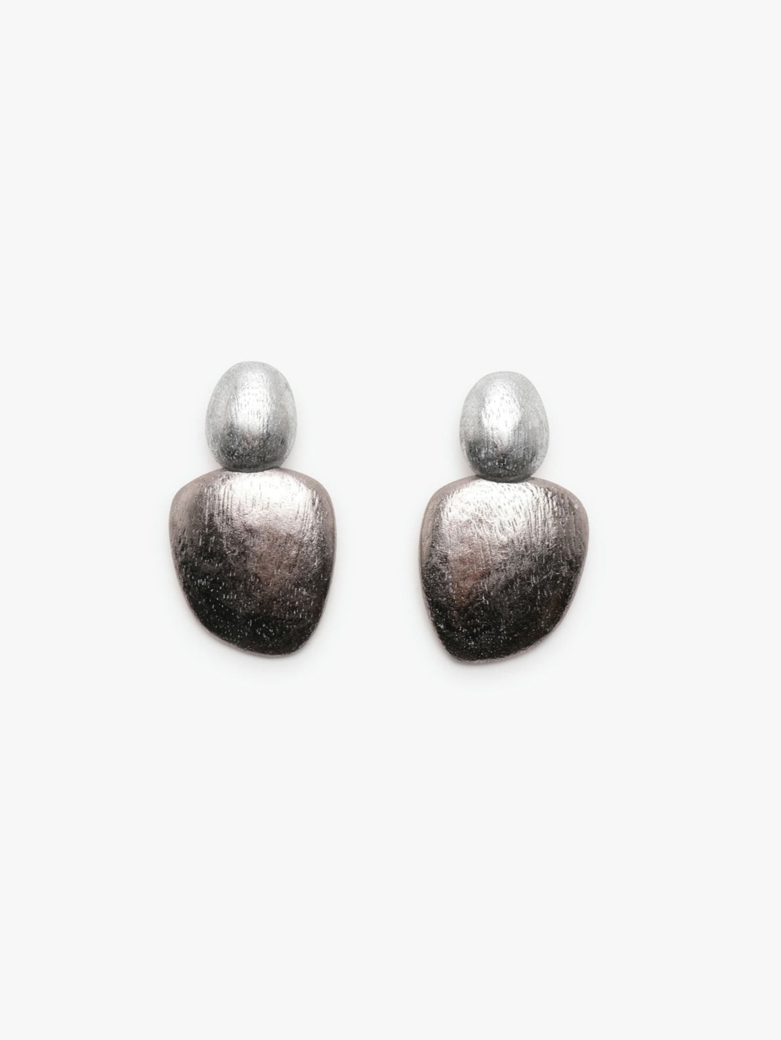 Luma earring: silverfoil, acacia wood