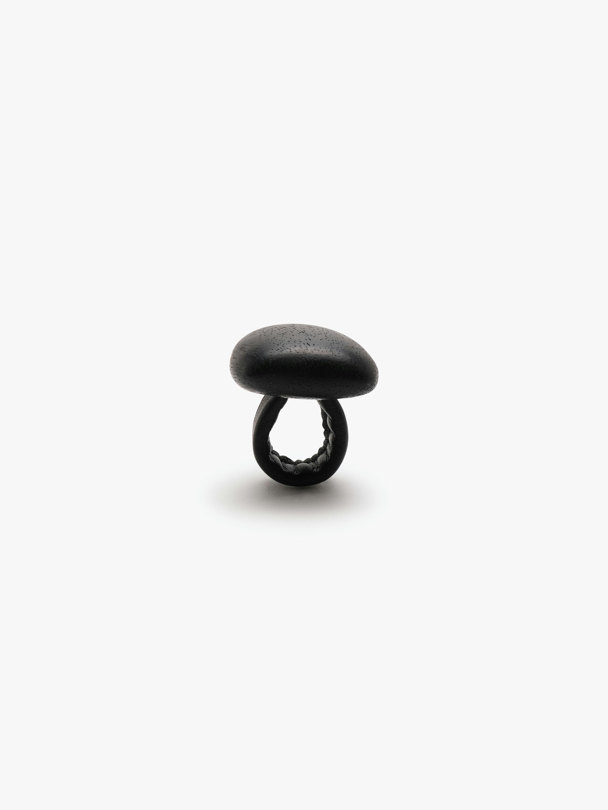 Pinea ring: black acacia