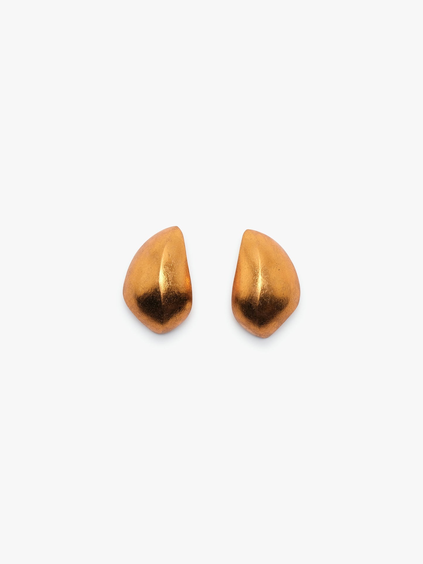 Cira earrings: acacia, bronze