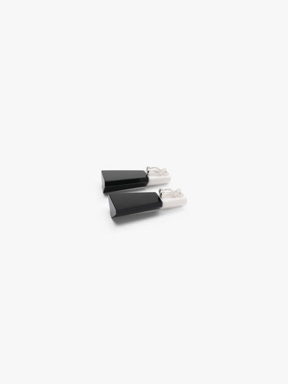 Seyka earrings: black/white greencast