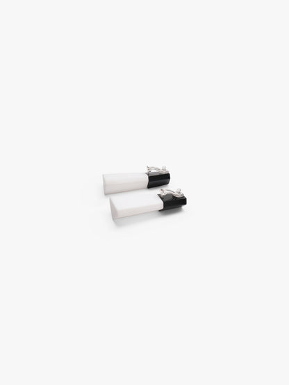 Sundra earrings: black/white greencast