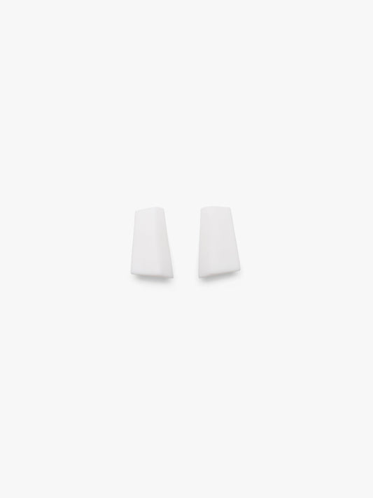 Savana earrings: white greencast