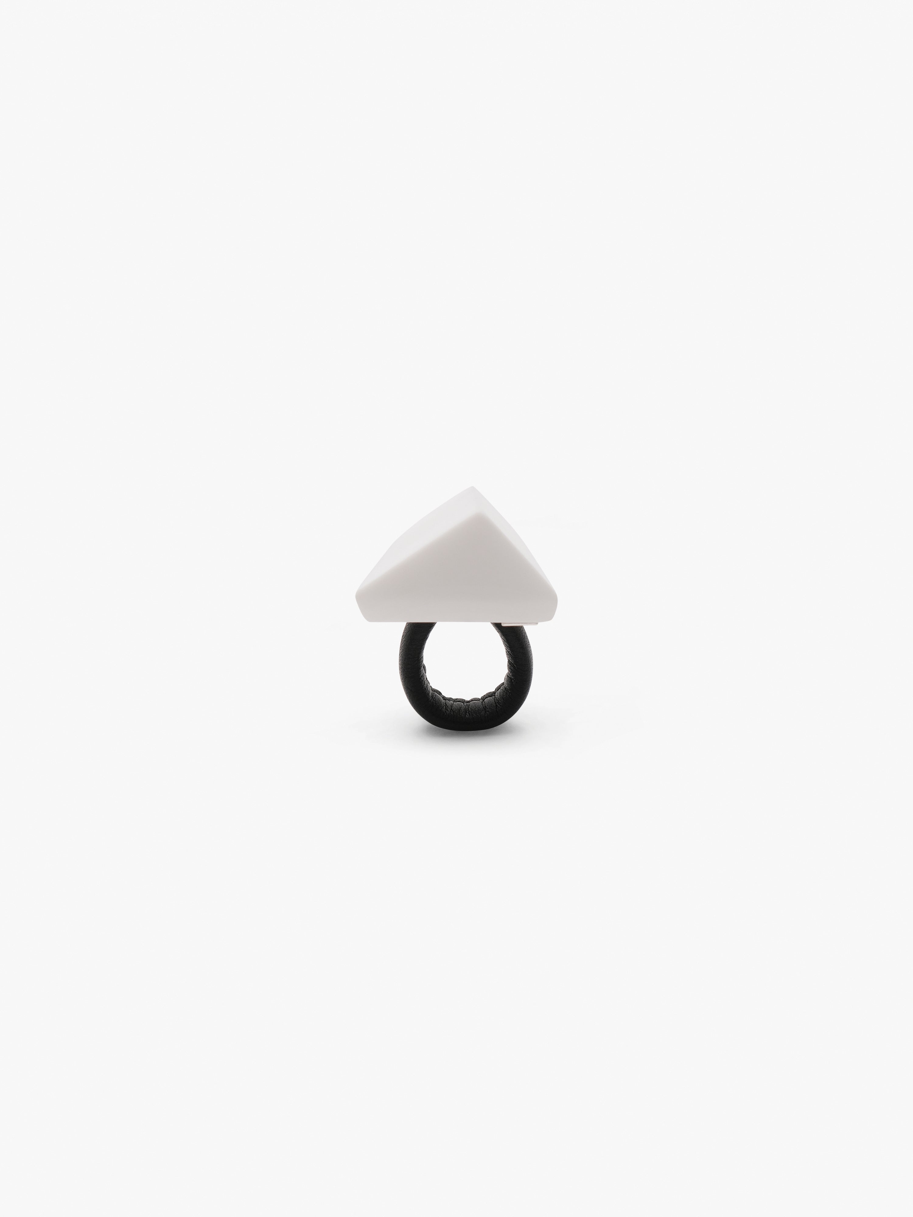 Solace ring: white greencast