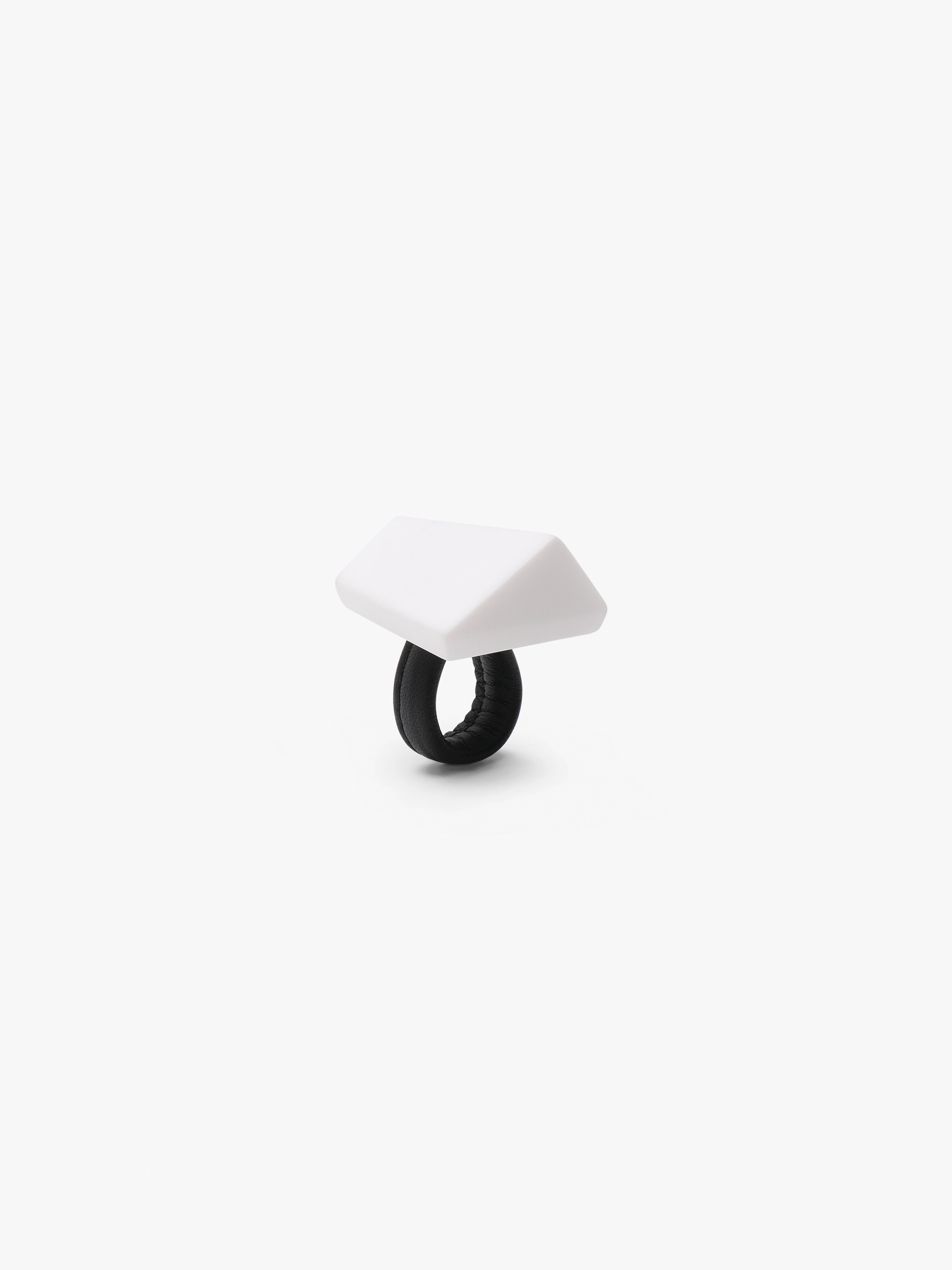 Solace ring: white greencast