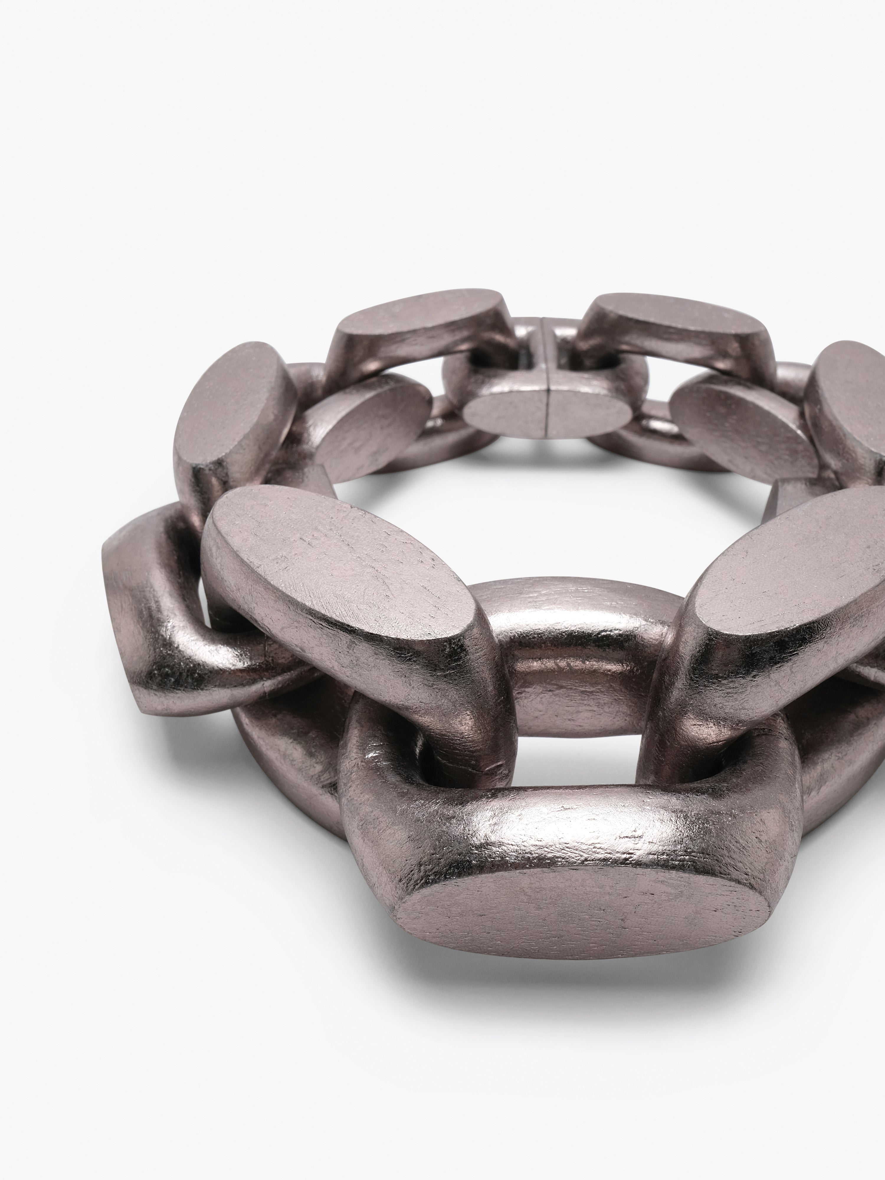 Aella necklace: acacia, silverfoil