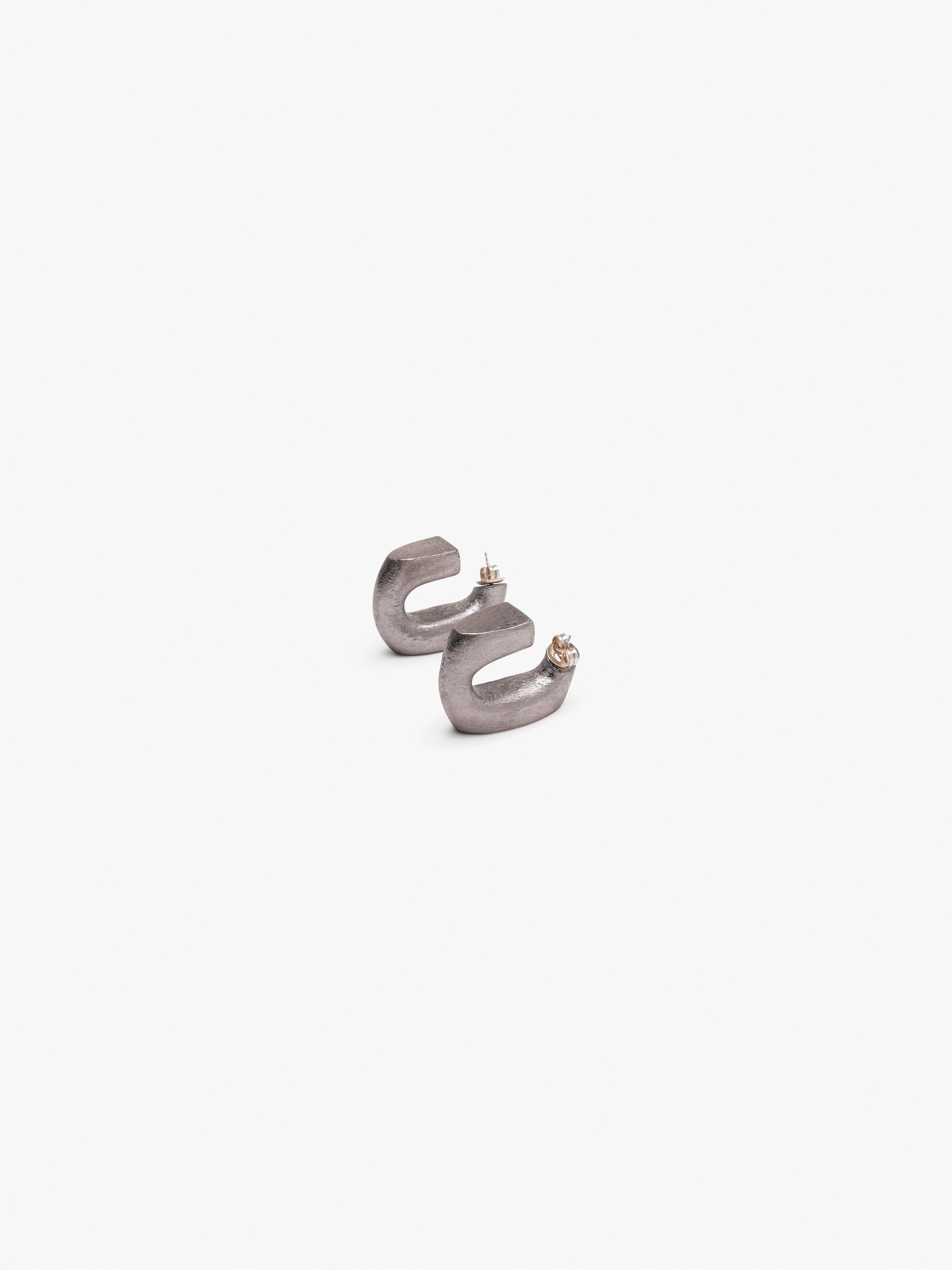 Anora stud earrings: acacia, silverfoil
