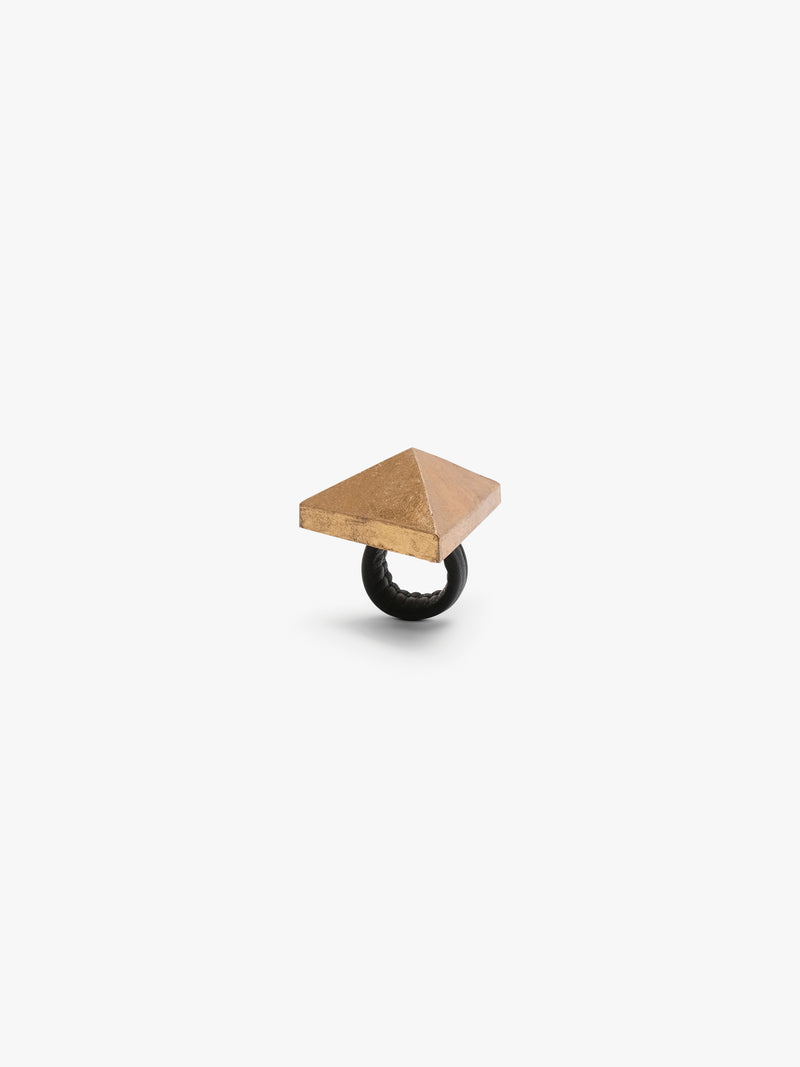 Gemira ring: acacia, leather, goldfoil