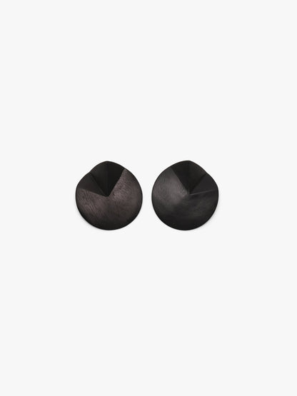 Nomi earrings: black acacia