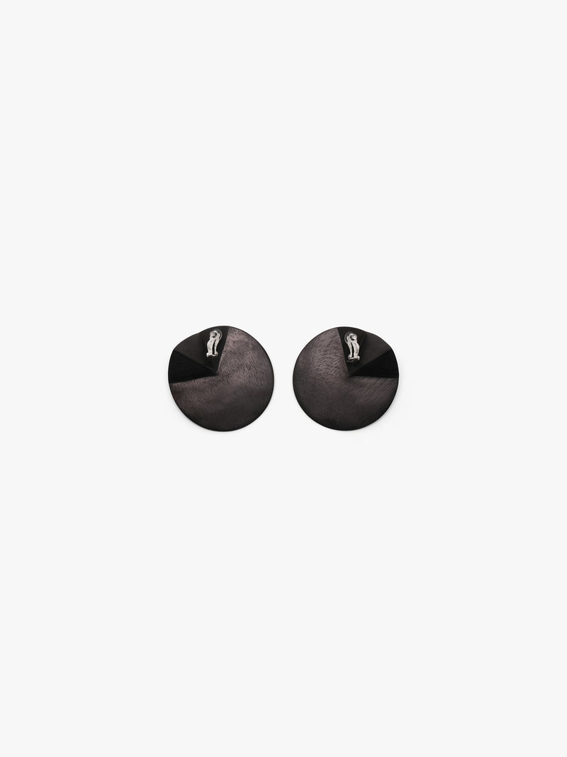 Nomi earrings: black acacia