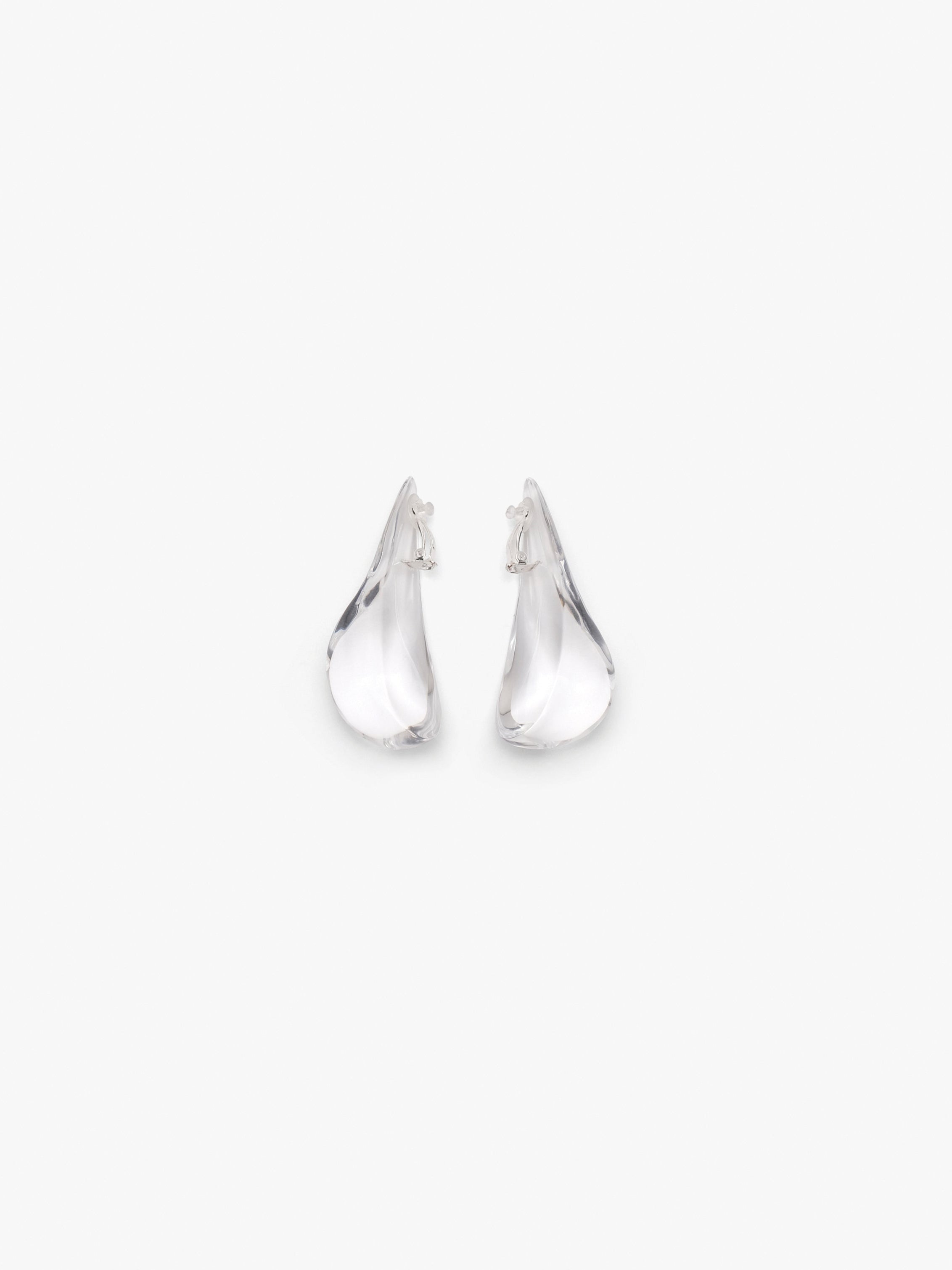 Naysia earrings: clear greencast