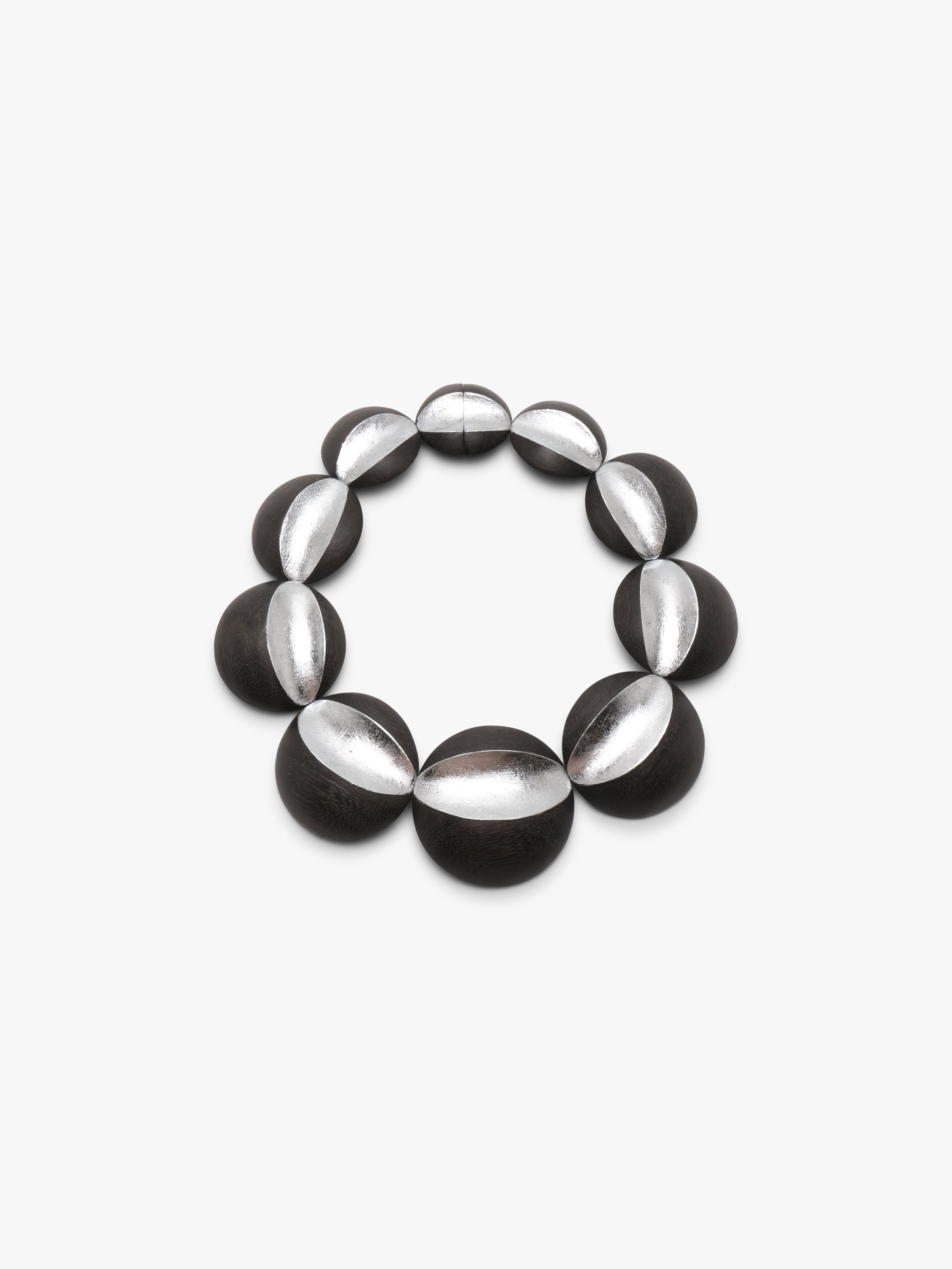 Sava necklace: acacia, silverfoil