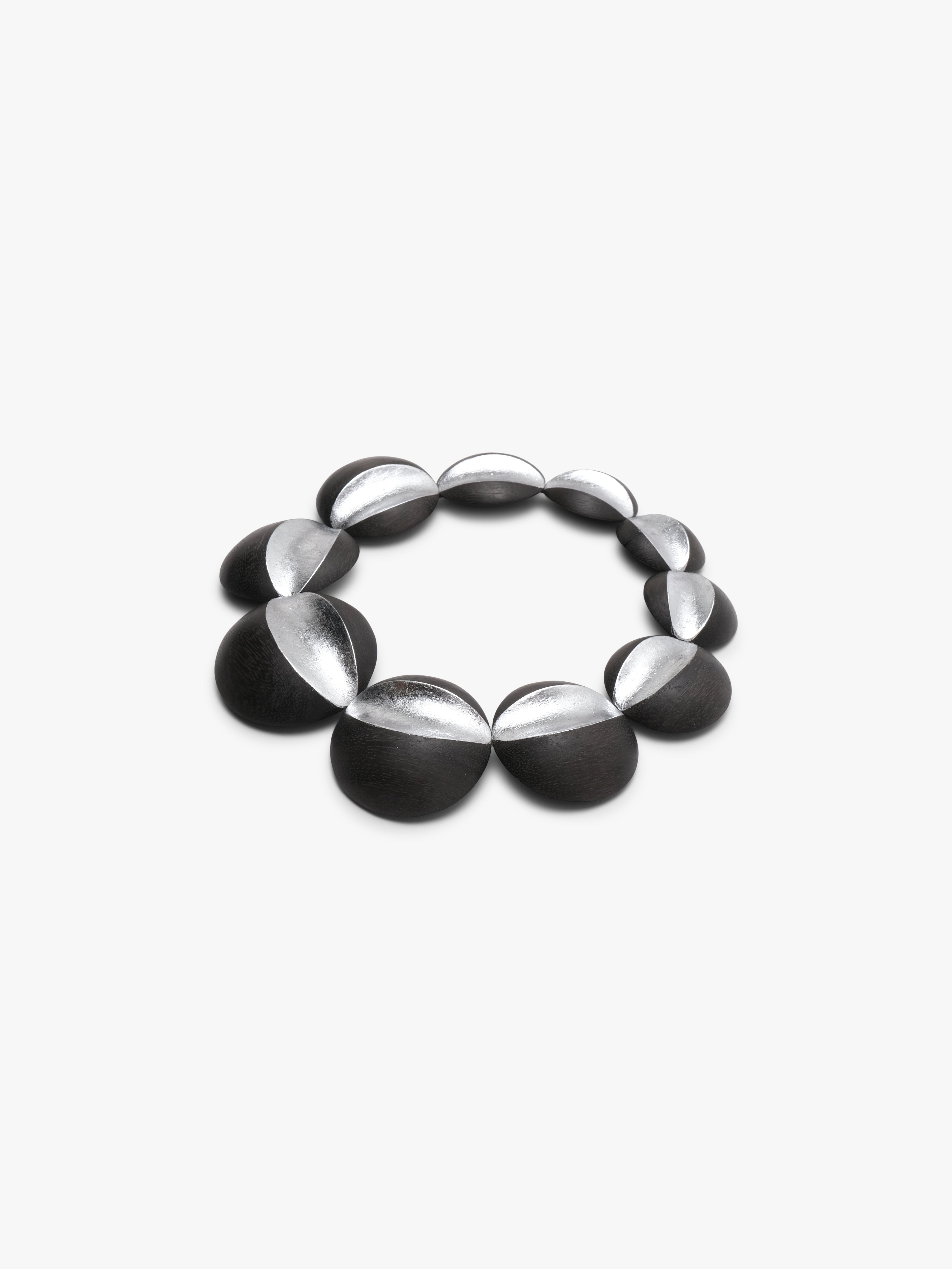 Sava necklace: acacia, silverfoil