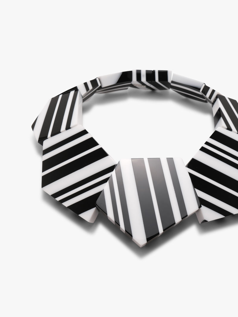 Delta necklace: striped greencast