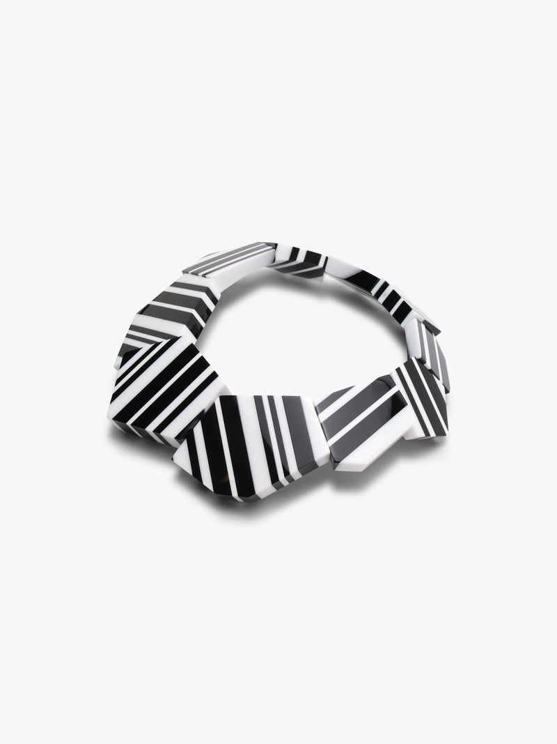 Delta necklace: striped greencast