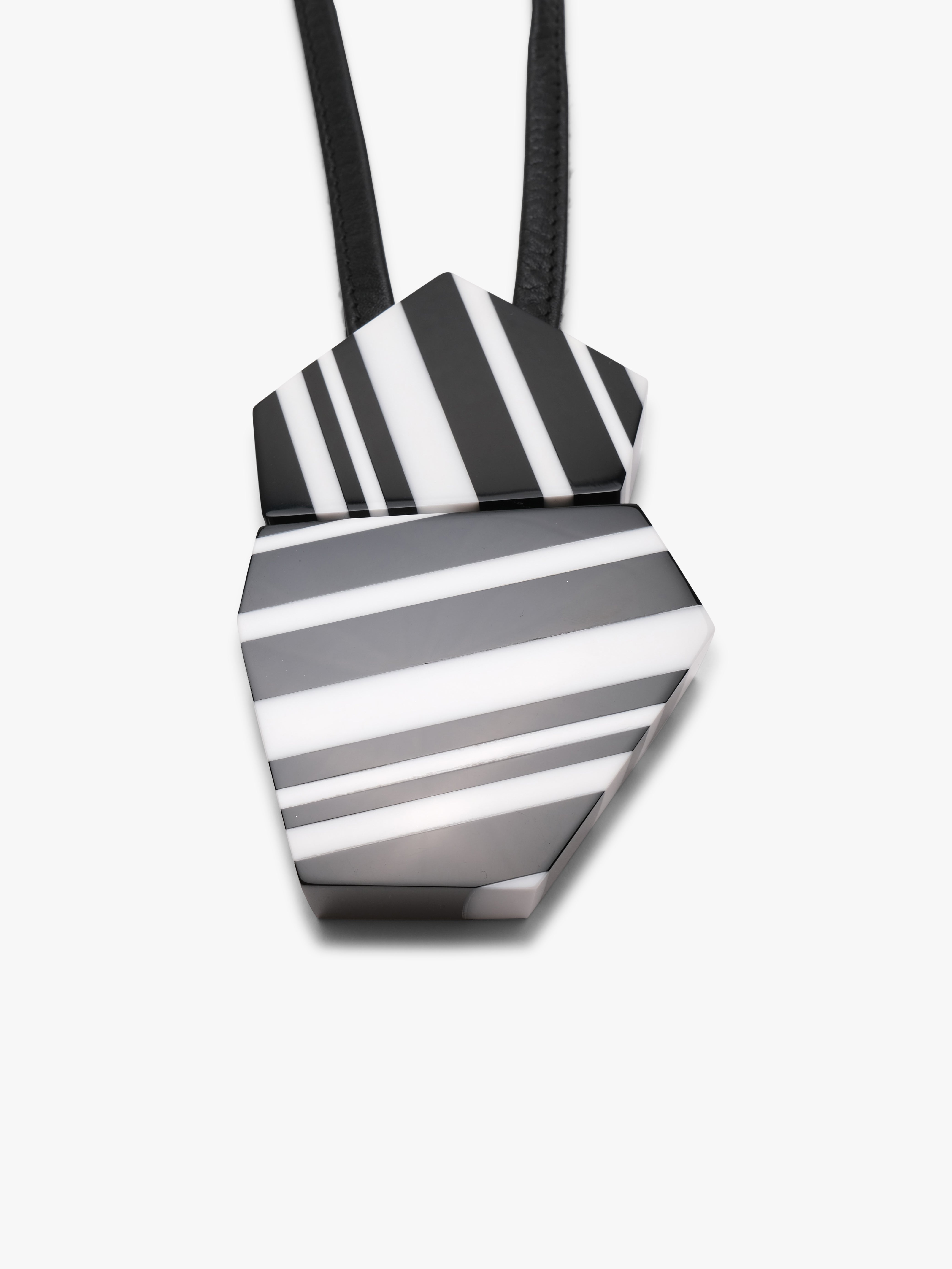 Iluma pendant: striped greencast, leather