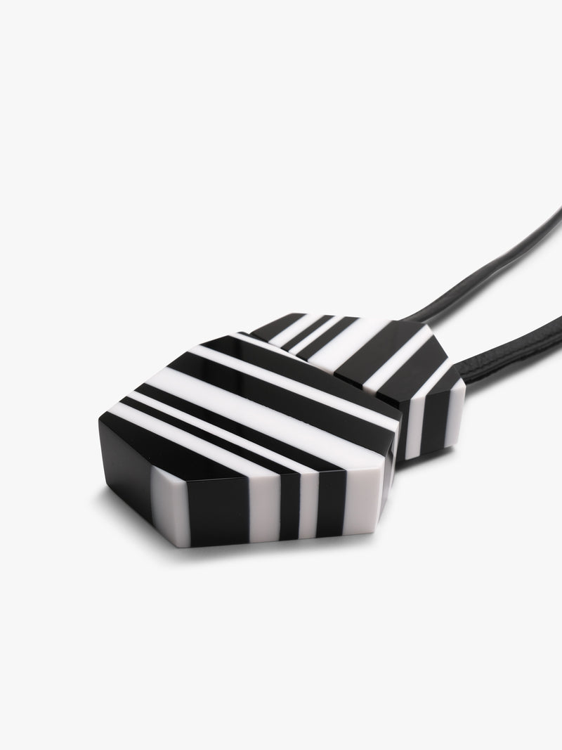 Iluma pendant: striped greencast, leather