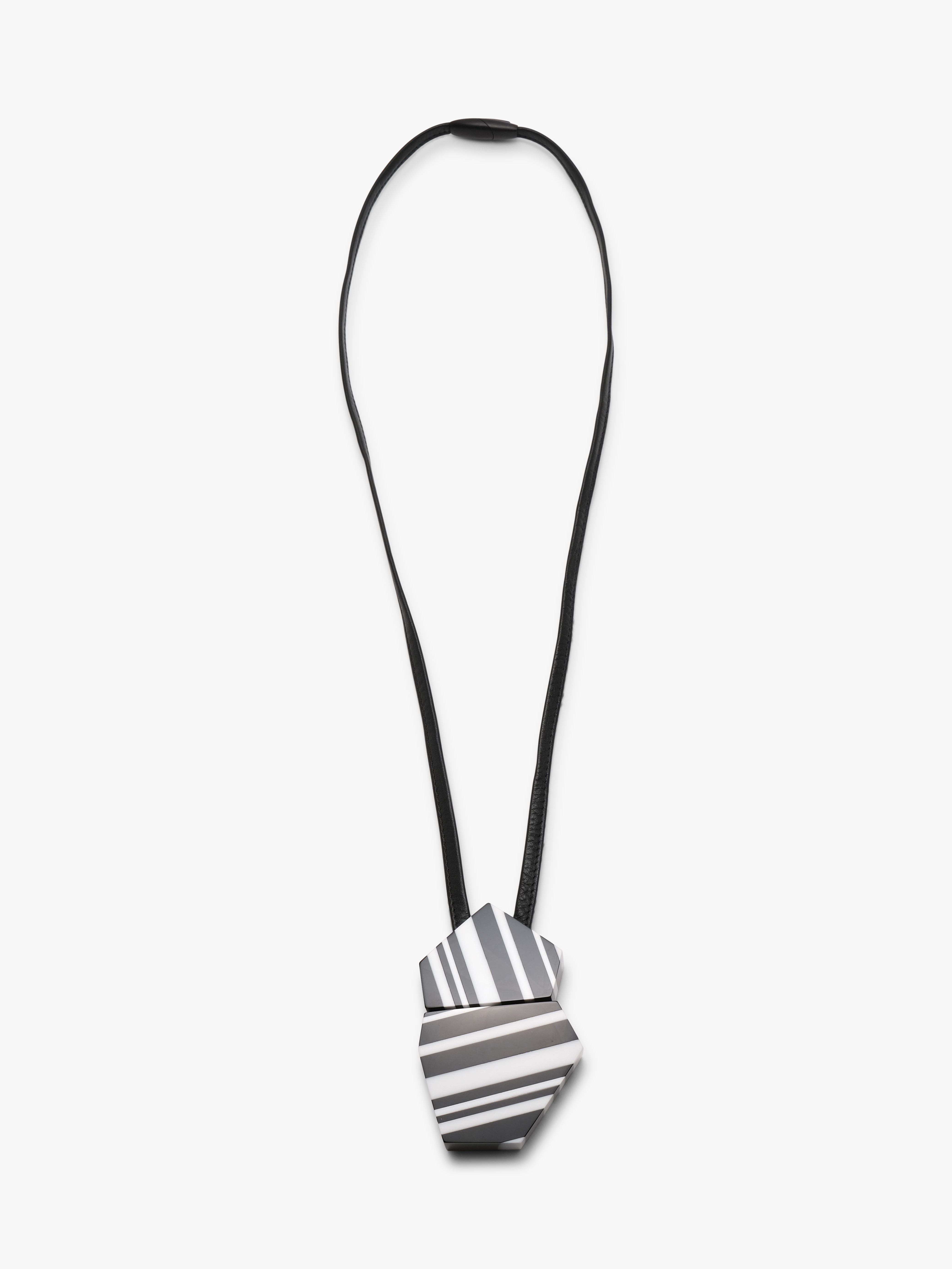 Iluma pendant: striped greencast, leather
