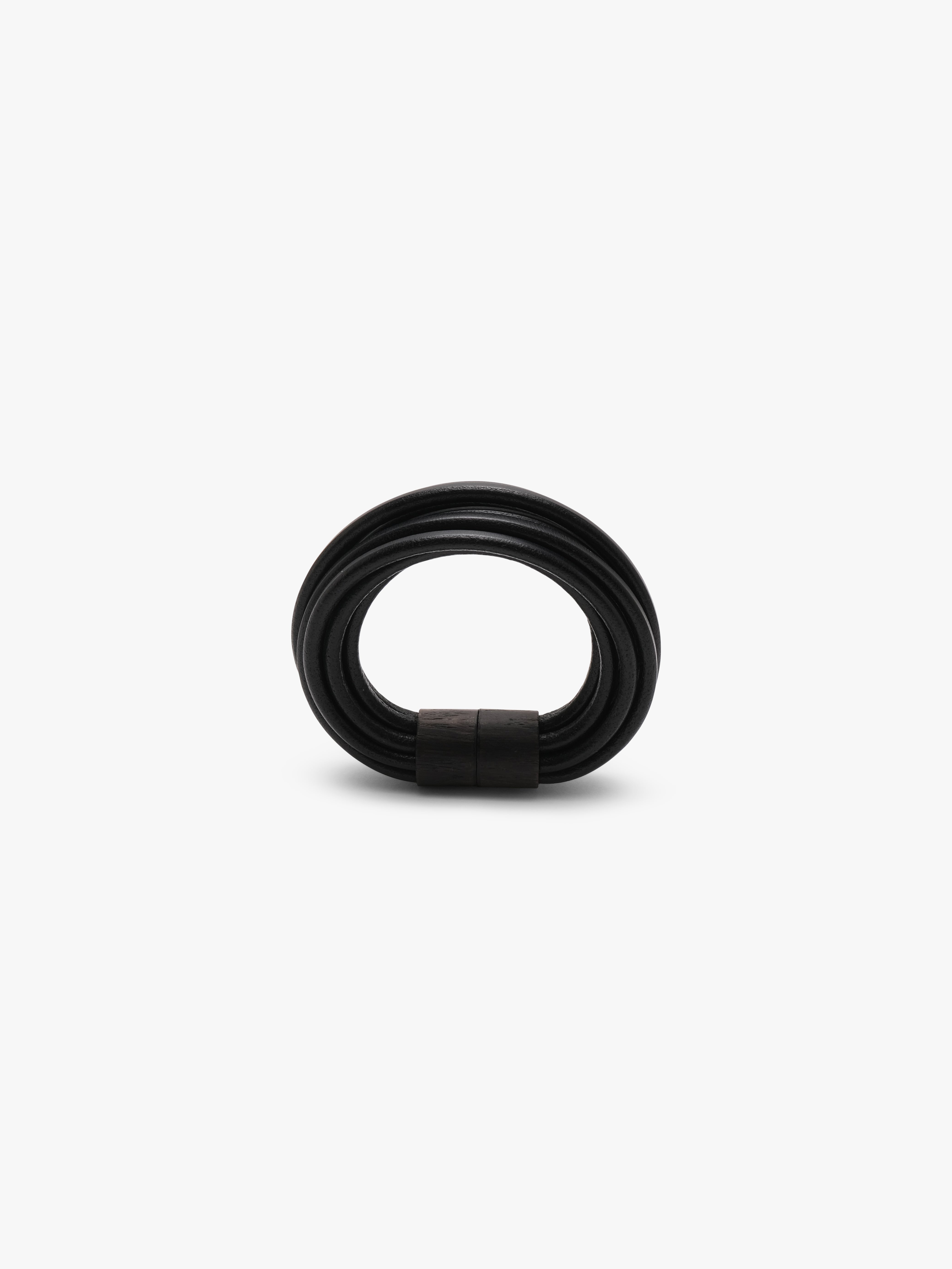 Mito bracelet: leather, bog oak