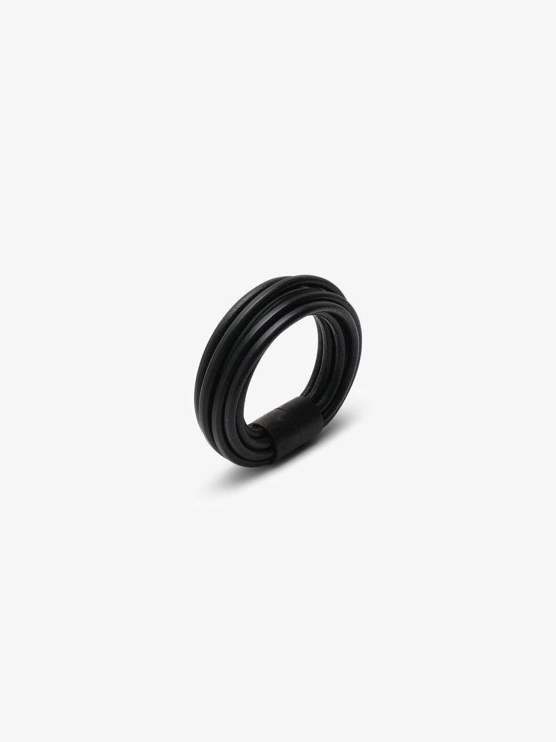 Mito bracelet: leather, bog oak