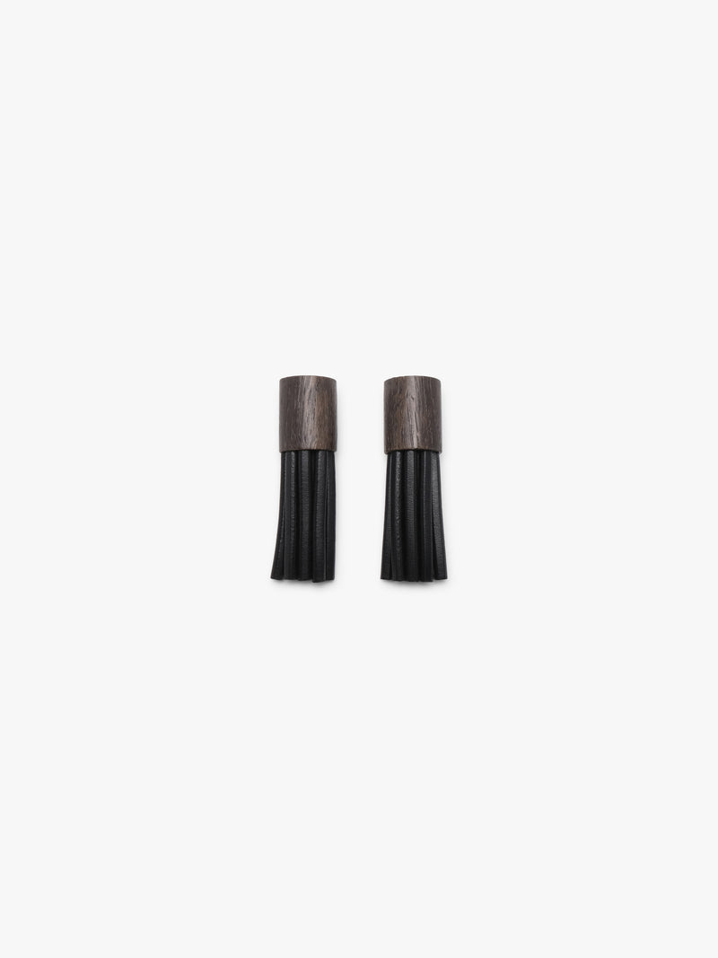 Apira earrings: leather, bog oak