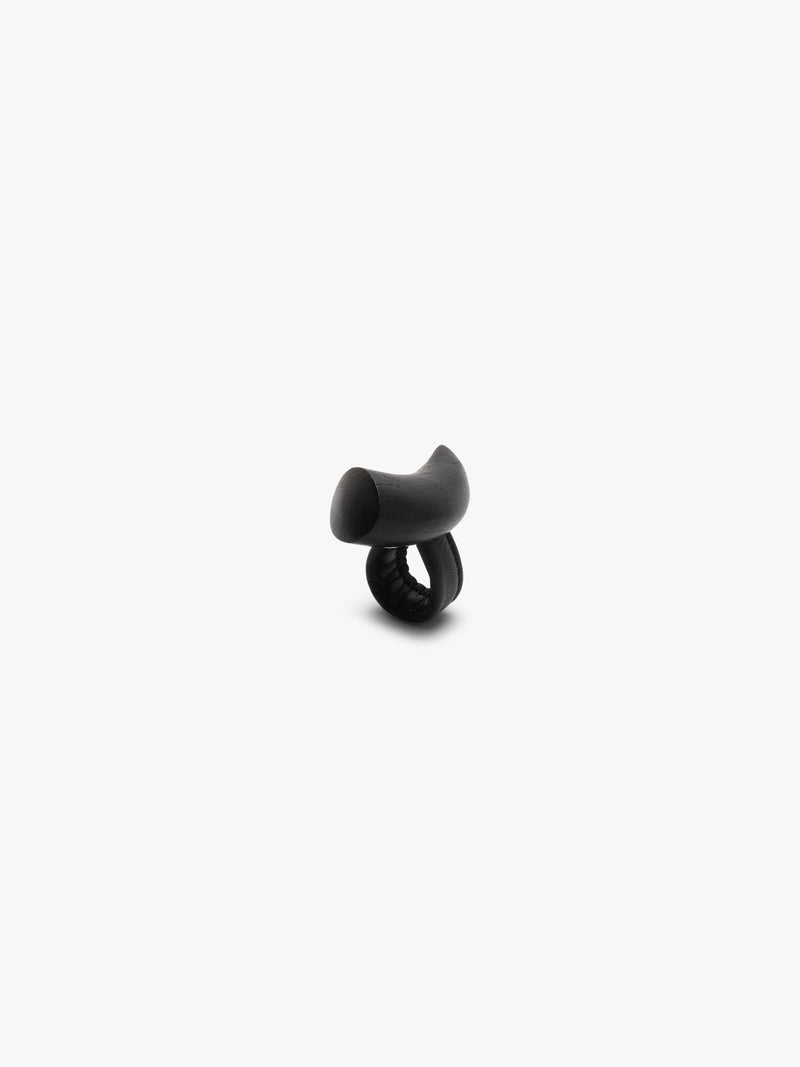Aru ring: black acacia, leather