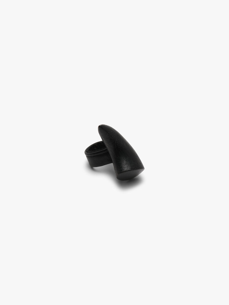 Aru ring: black acacia, leather